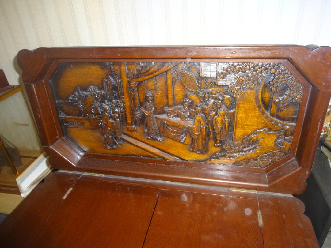 中国骨董 黒塗りキャビネット＊豪華な木彫り