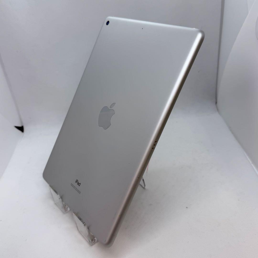 良品】iPad (第7世代) Wi-Fiモデル 32GB - シルバー - メルカリ