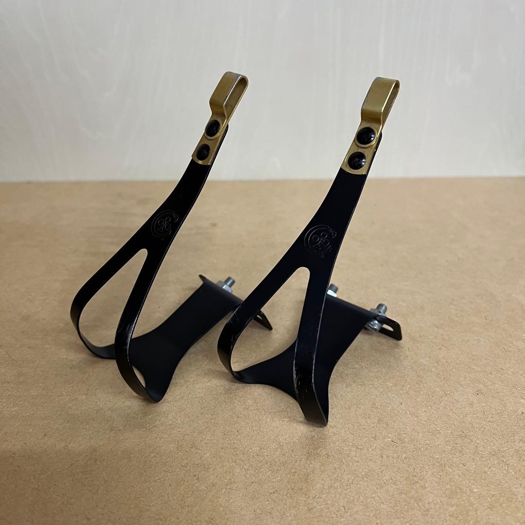 コルナゴ Colnagoトゥークリップ ALE Italy 黒/金 コルナゴ Colnagoトゥークリップ ALE Italy 黒/金 - メルカリ